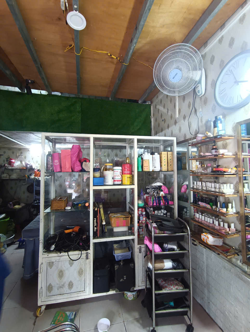 Sang Tiệm Tóc + Nails mặt tiền Lê Đình Cẩn Q, Bình Tân