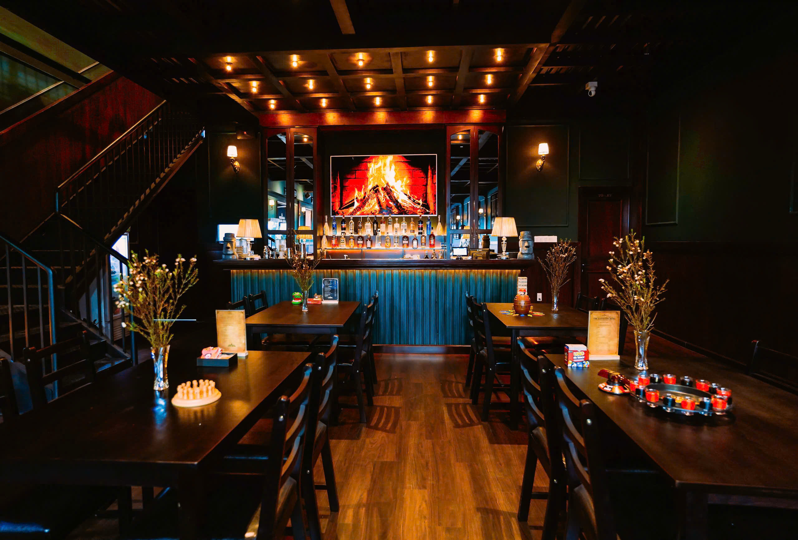 SANG LẠI CLB BIDA ĐẸP - KẾT HỢP QUẦY ĂN UỐNG, BAR RƯỢU TẠI BÌNH THẠNH