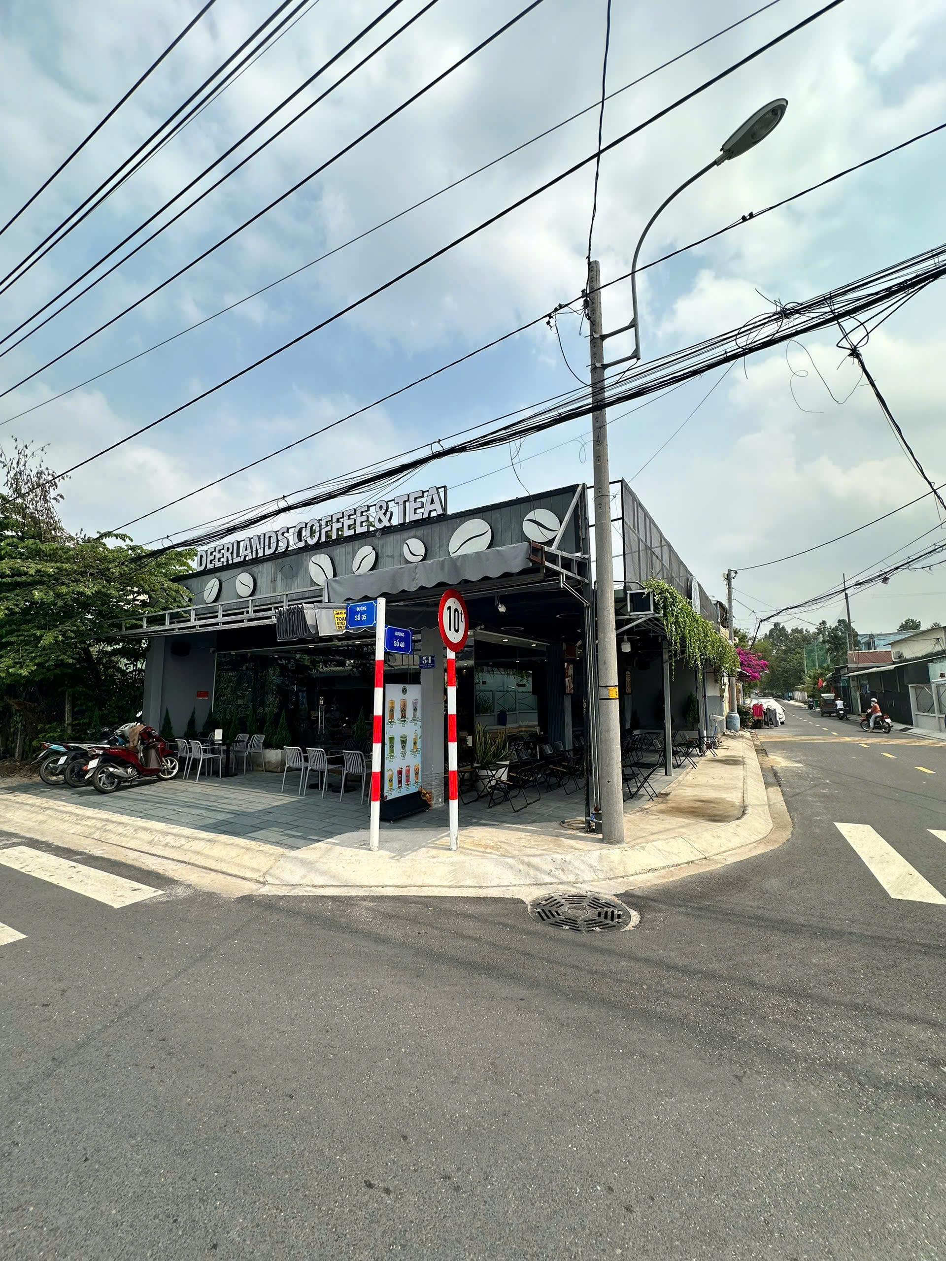 Sang quán cafe góc 2 mặt tiền ngay ngã tư