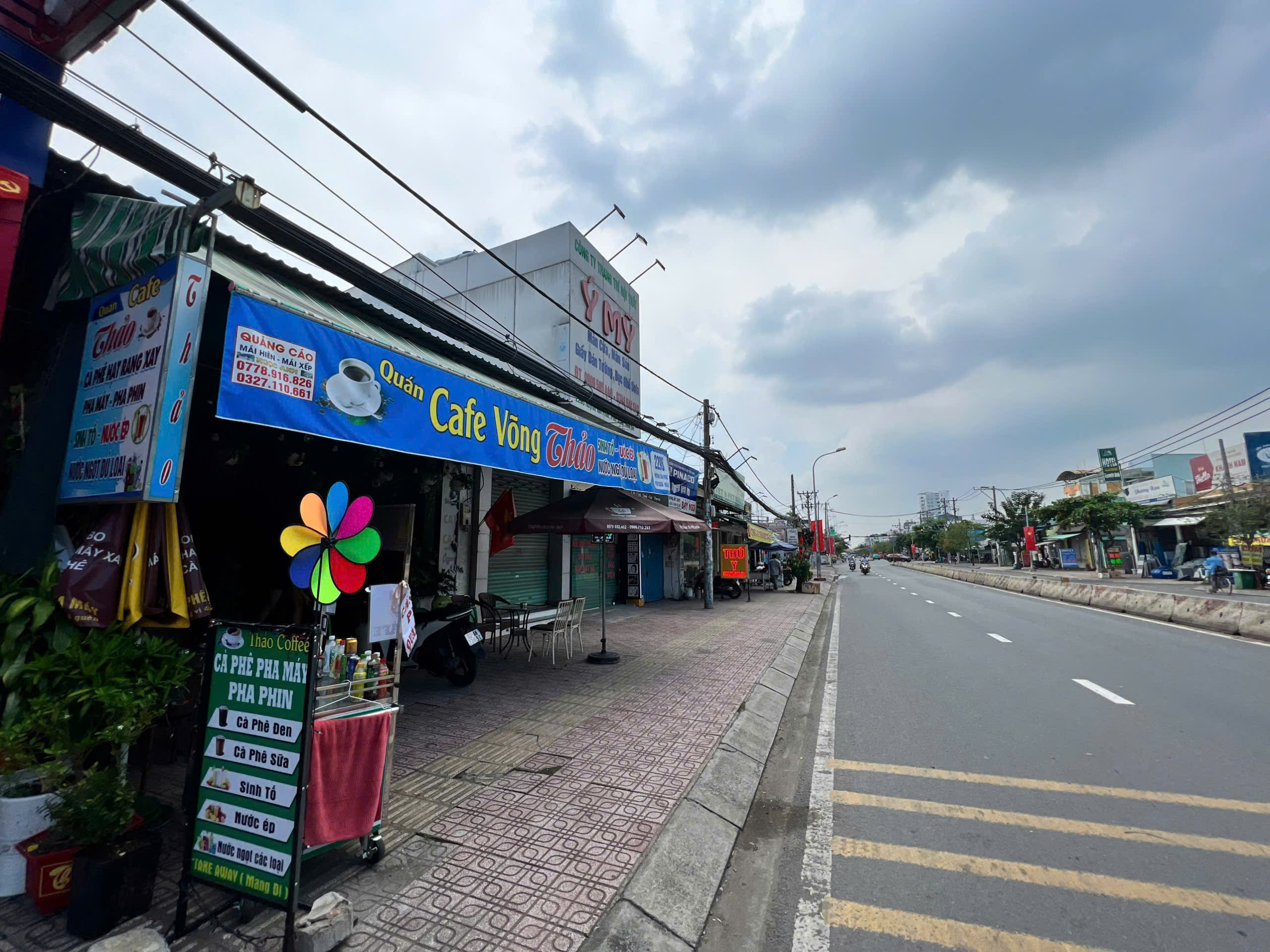 sang quán cafe mặt tiền ở Nhà Bè